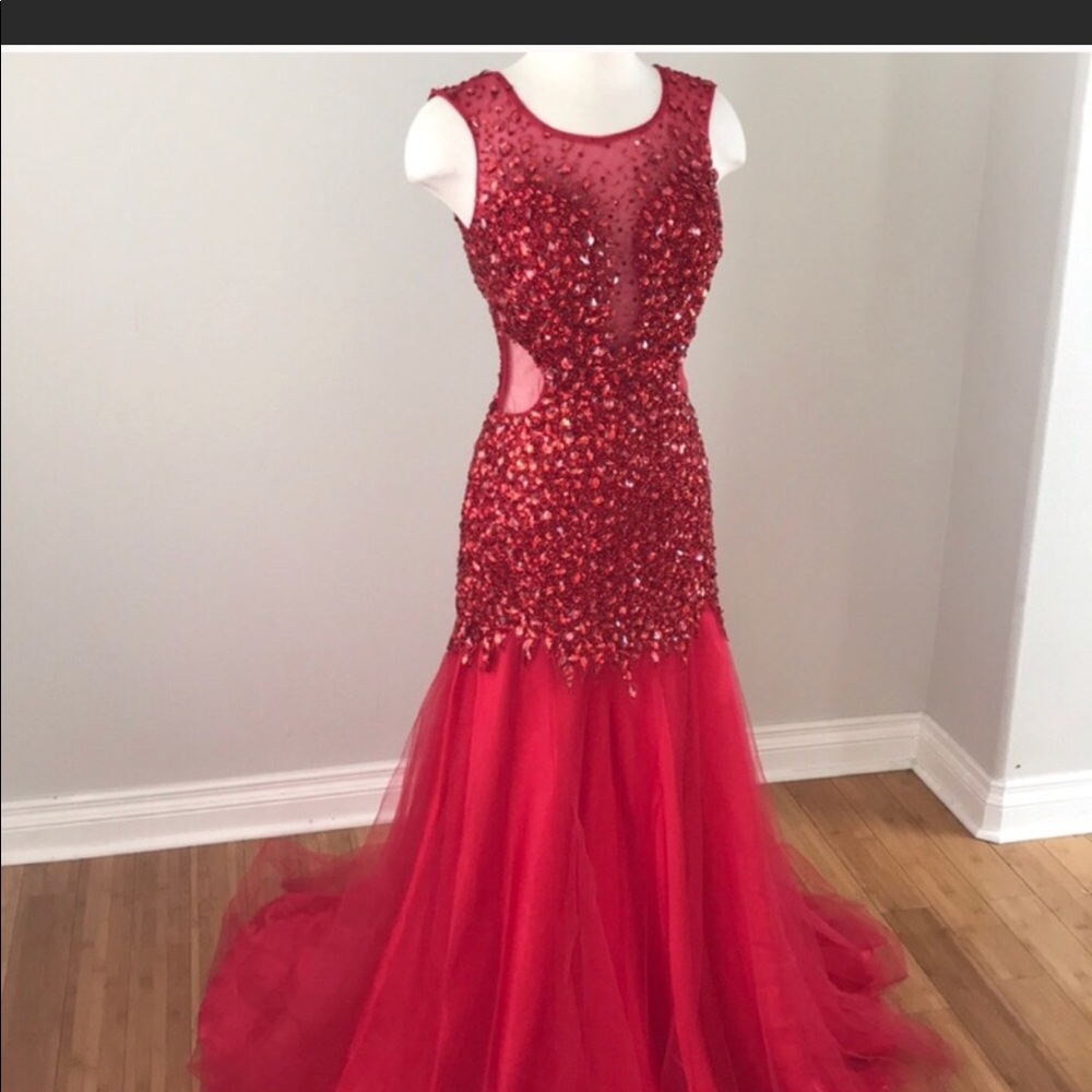 Val Stefani prom dress